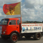 la-mascot