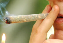 Aspettava il cliente per vendere droga ma trova i Carabinieri