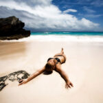 Sexy_girl_on_the_beach_1920