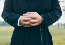 Messina, dimissioni monsignor La Piana: motivi di salute o ammanco milionario?