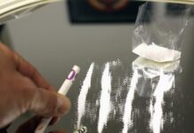 Ai domiciliari sorpreso a spacciare, arrestato 44enne