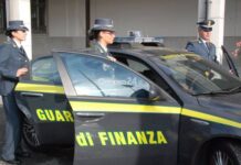 Prodotti non sicuri, sequestrati oltre 13mila articoli natalizi