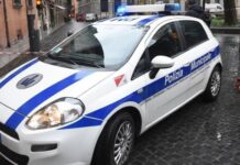 Deturpa beni pubblici e il murale di Battiato, denunciato un 31enne