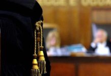 Picchiò e sequestrò la moglie per due anni, condannato a 8 anni