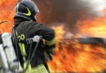 Incendiate tre auto della Guardia di Finanza a Modica