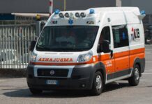 Incidente in autostrada, tir si ribalta e conducente ferito