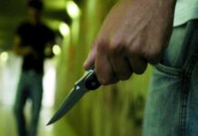 Risse tra due gruppi di giovani, un accoltellato