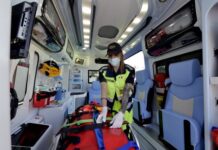 Schianto tra due auto, un morto e quattro feriti