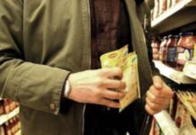 Furti al supermercato Lidl, due arresti