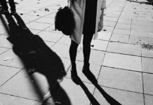 Molesta e insegue donna in strada, arrestato per violenza sessuale