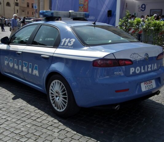 Spedizione punitiva, macellaio aggredito con sega e mazza: due arresti