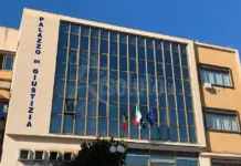 Precipita nella tromba dell’ascensore e muore, chieste due condanne e tre assoluzioni