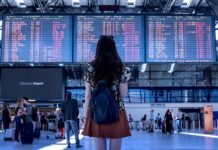 Costi per un volo a Natale fino a 800 euro, Assoutenti: “prezzi in rialzo anche per treni e carburanti” airport, woman, flight, boarding, traveling, tourist, trip, departure, arrival, terminal, airport, airport, airport, airport, airport, flight, traveling