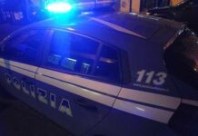 Spintoni e minacce ai poliziotti durante controllo, denunciati in due a San Leone