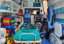 35enne in moto finisce contro un palo e muore