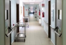 Scontro tra scooter e auto, morto 39enne