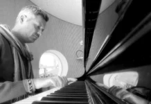 Silenzio e riflessione nel nuovo brano di Armando Cacciato “Guardiani di nuvole”