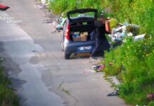 Campobello di Licata, Tratto di strada trasformato in discarica abusiva: 23 persone denunciate dai Carabinieri