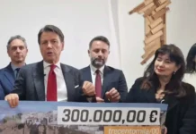 Frana Niscemi, i deputati M5s si tagliano stipendi e consegnano 300mila euro a famiglie e imprese