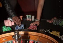 La simulazione Monte Carlo applicata nel casinò online: come analizzare probabilità e strategie stainless steel round table on brown wooden table