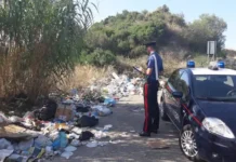 Comitini, sorpreso ad abbandonare rifiuti per strada: denunciato 67enne