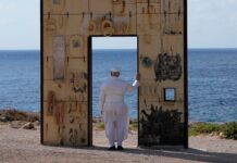 Papa Leone a Lampedusa, il vescovo Damiano: “La sua visita è stata un abbraccio di pace”