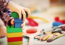 Campobello di Licata, entro il 10 luglio le iscrizioni al Grest christmas background, child, tower, building blocks, blocks, wooden blocks, kindergarten, toy, children, clutter, architecture, to build, to play